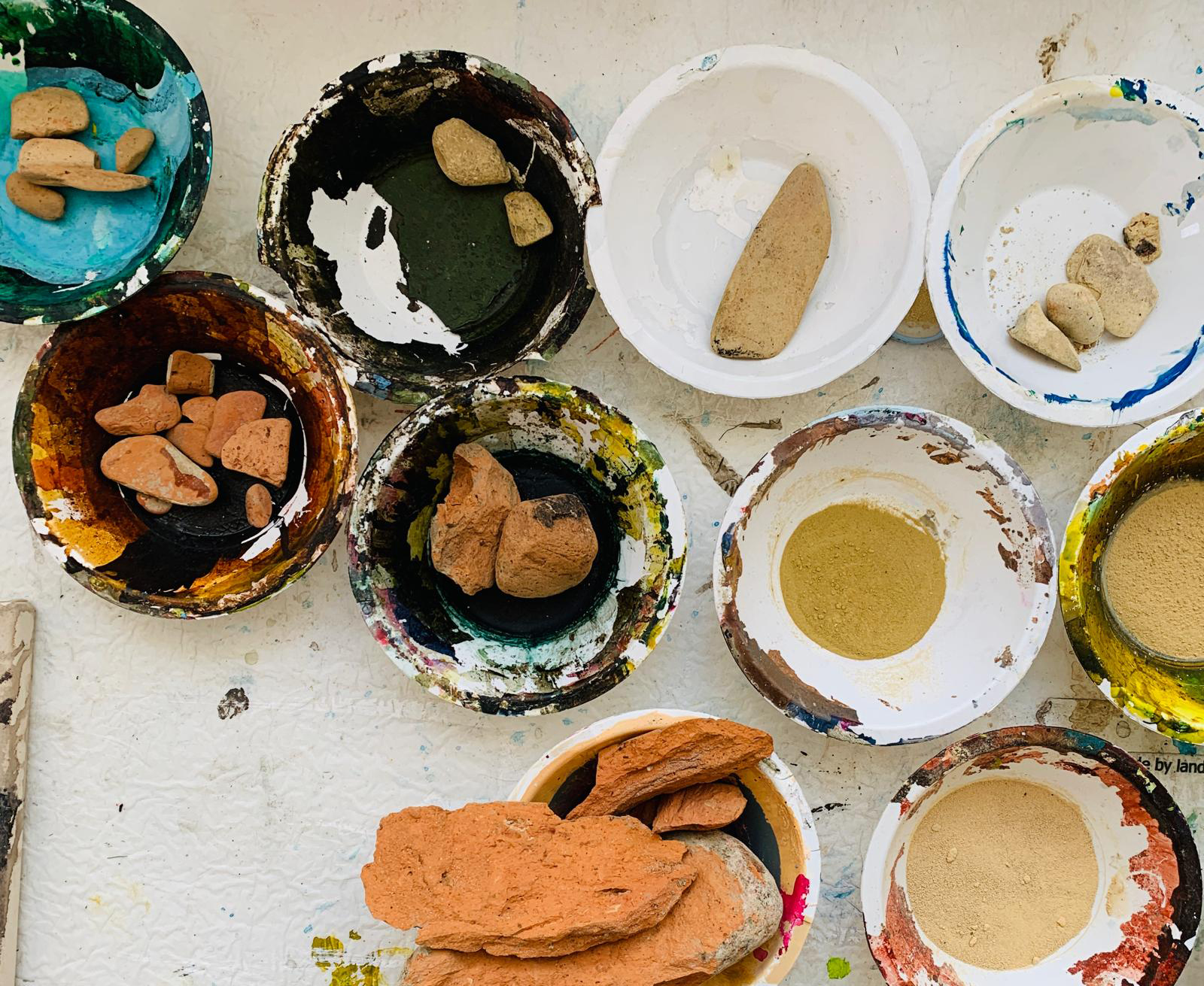 Kunst aus Beeren, Erde und Zeit