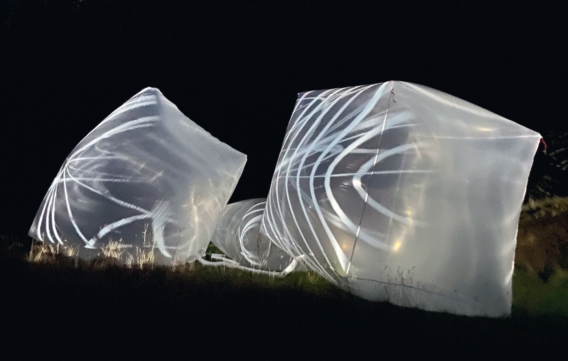 MIT KUNST ATMEN: INHALE – EXHALE